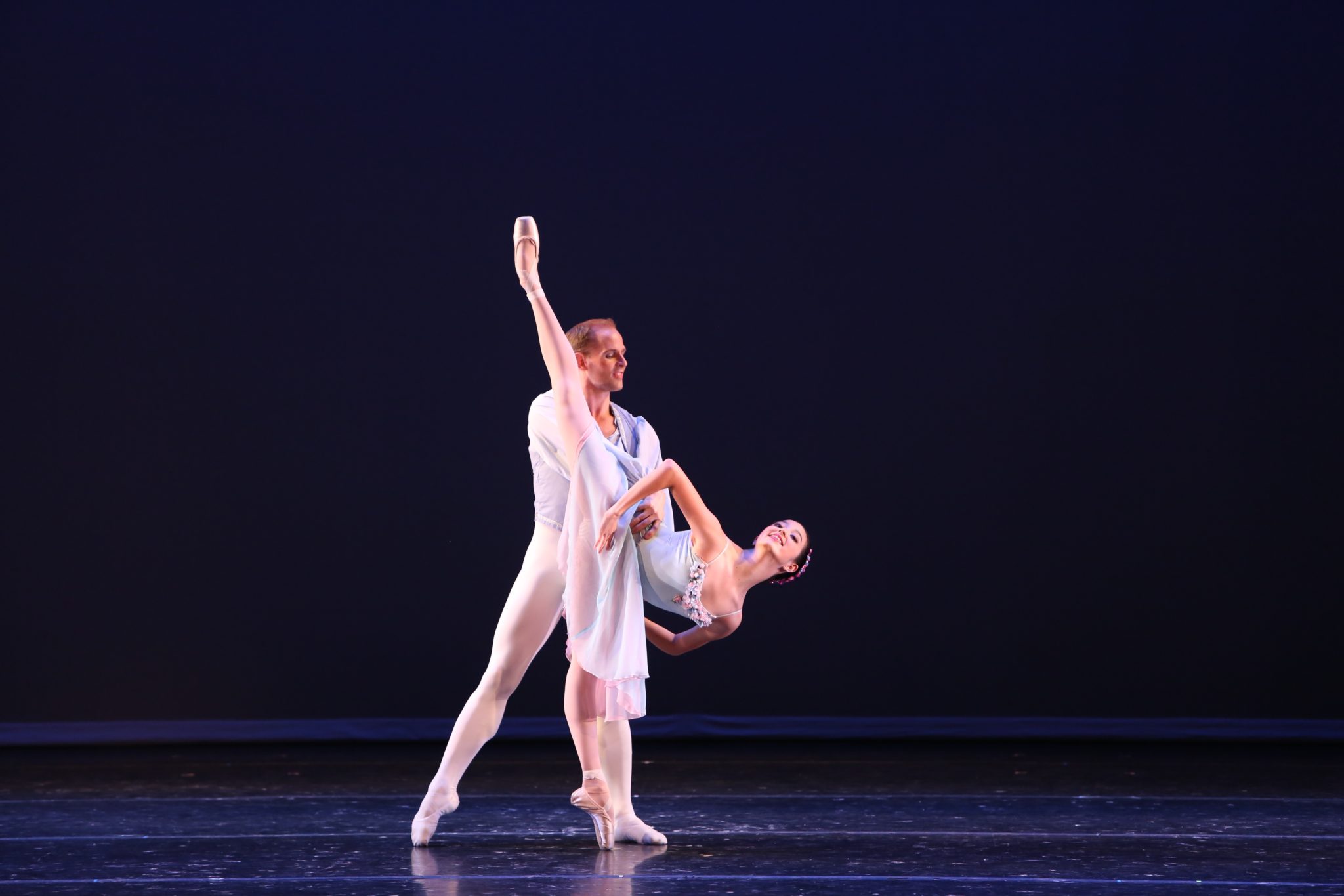 Shelby Tzung in Balanchine's Tchaikovsky Pas de Deux from Showcase 2015, with partner Seth Belliston. Photo by Todd Lechtick.